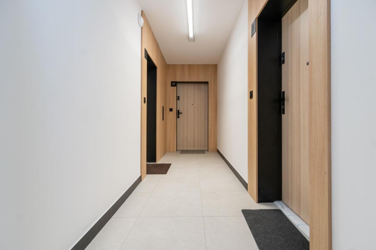 Lotte Apartment - Parking Podziemny, Osiedle Strzezone Hlivice Exteriér fotografie